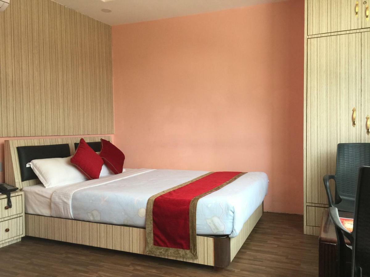 Airport Hotel กาฐมาณฑุ ภายนอก รูปภาพ